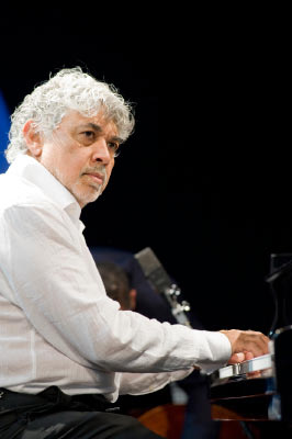 02monty_alexander