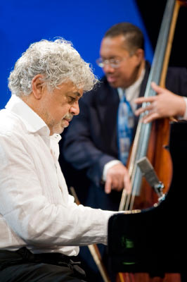 04monty_alexander