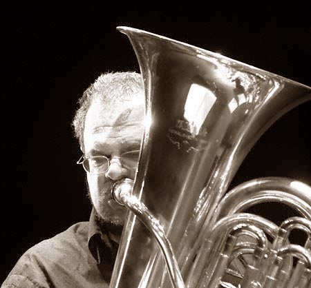 Michel Godard  photo : Mark Wohlrab