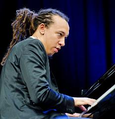 Gerald Clayton (2)