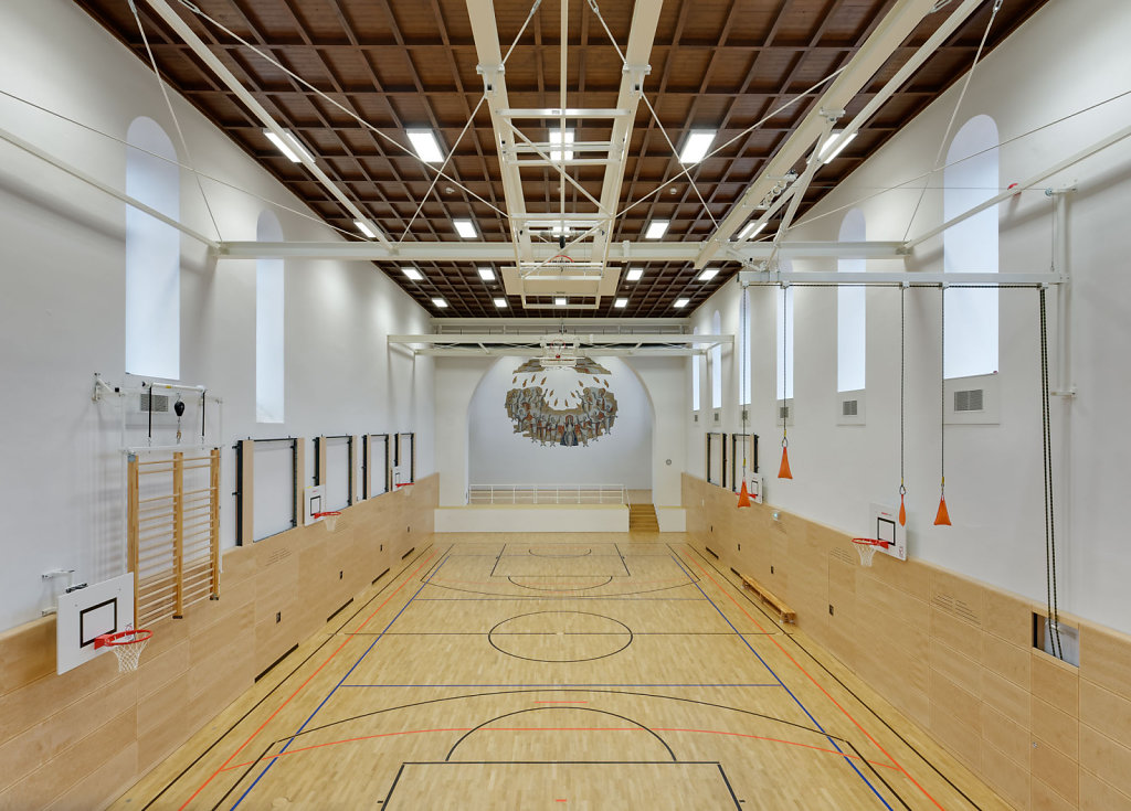 Sporthalle