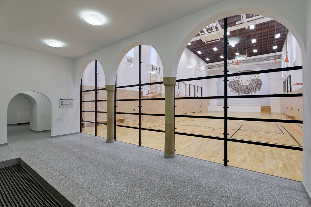 Sporthalle