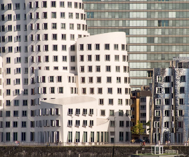 Gehry-Gebäude Neuer Zollhof, Düsseldorf, Architekt Frank Gehry