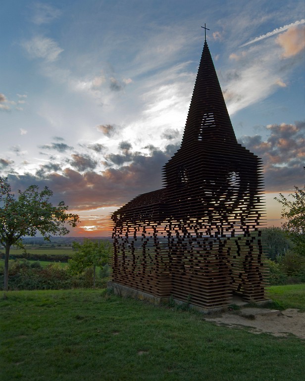 Reading between the lines / Doorkijkkerk, Borgloon Belgien / Arch. Pieterjan Gijs und Arnout Van Vaerenbergh