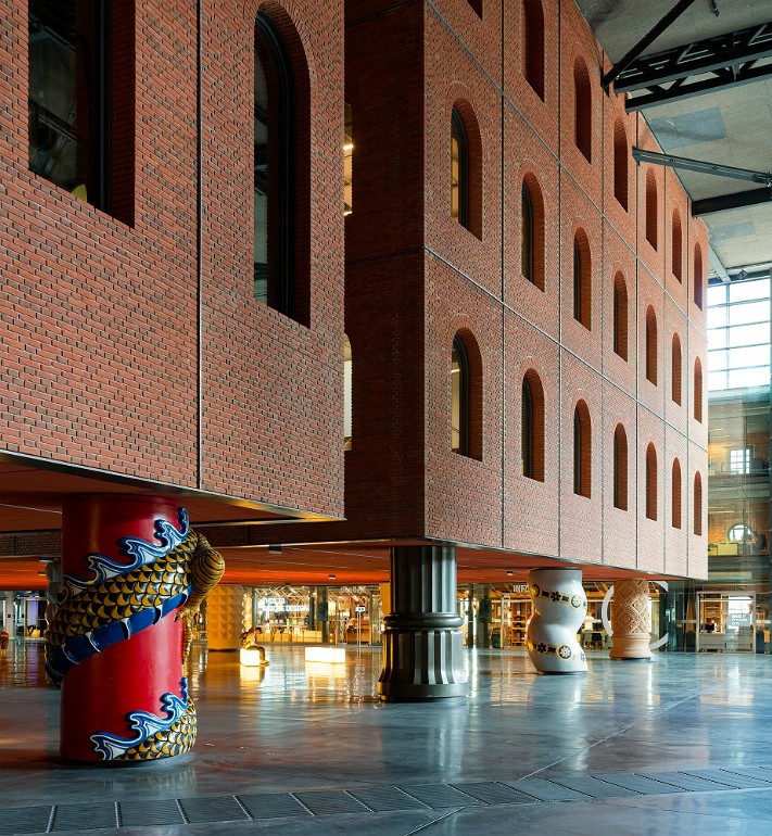 Azkuna Zentroa - Zentrum für zeitgenössische Kunst Bilboa Spanien Arch. Philippe Starck