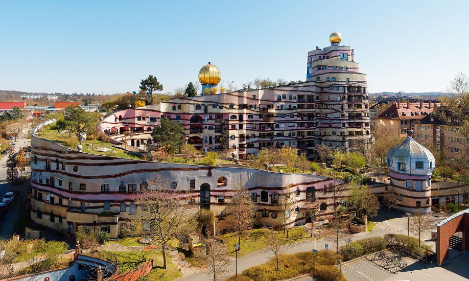 Waldspirale, Darmstadt, architektonisches Werk des Künstlers Friedensreich Hundertwasser